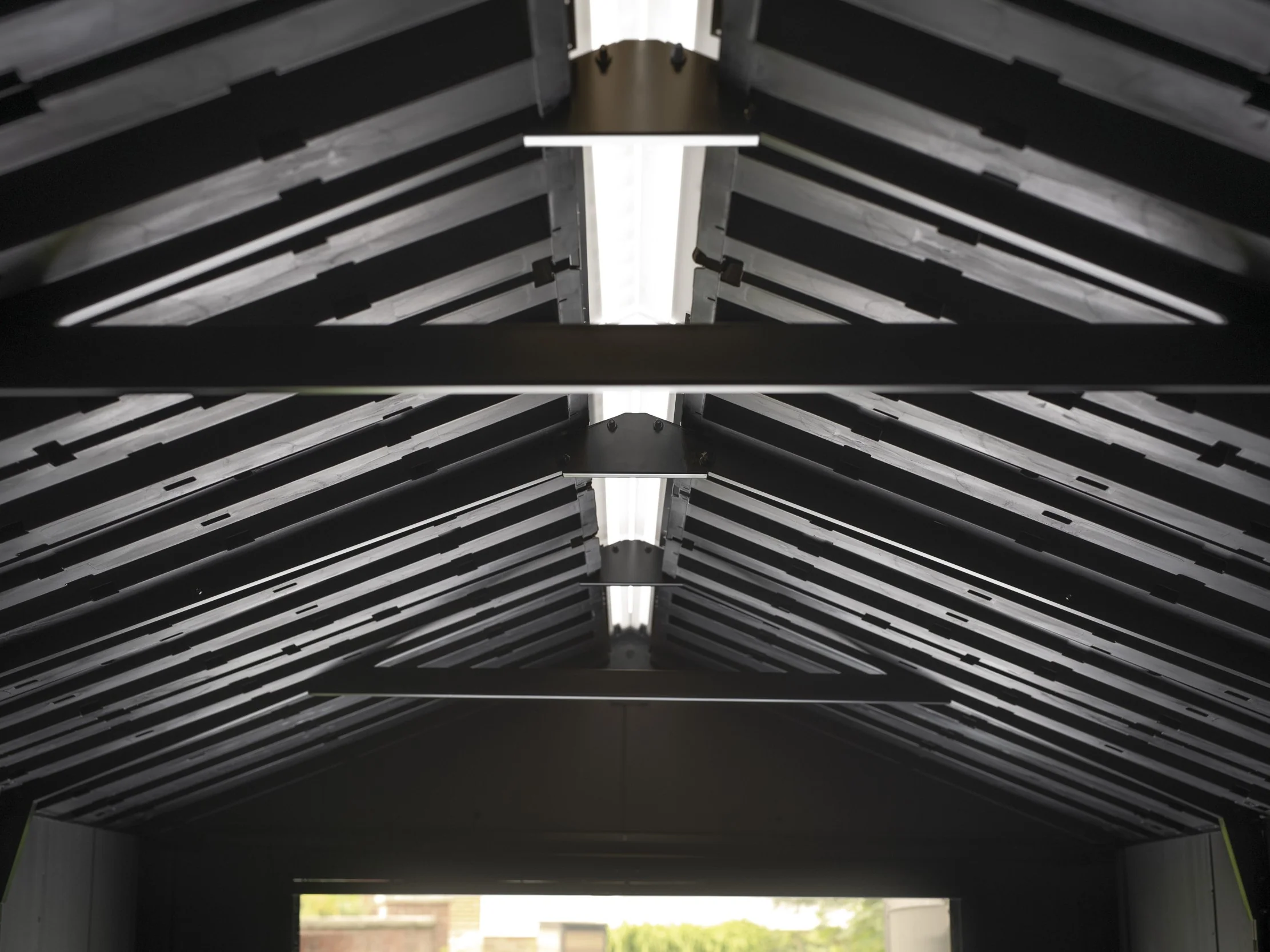 Newton Plus 759 Shed - Grey 2.1m x 2.79m - Image 14