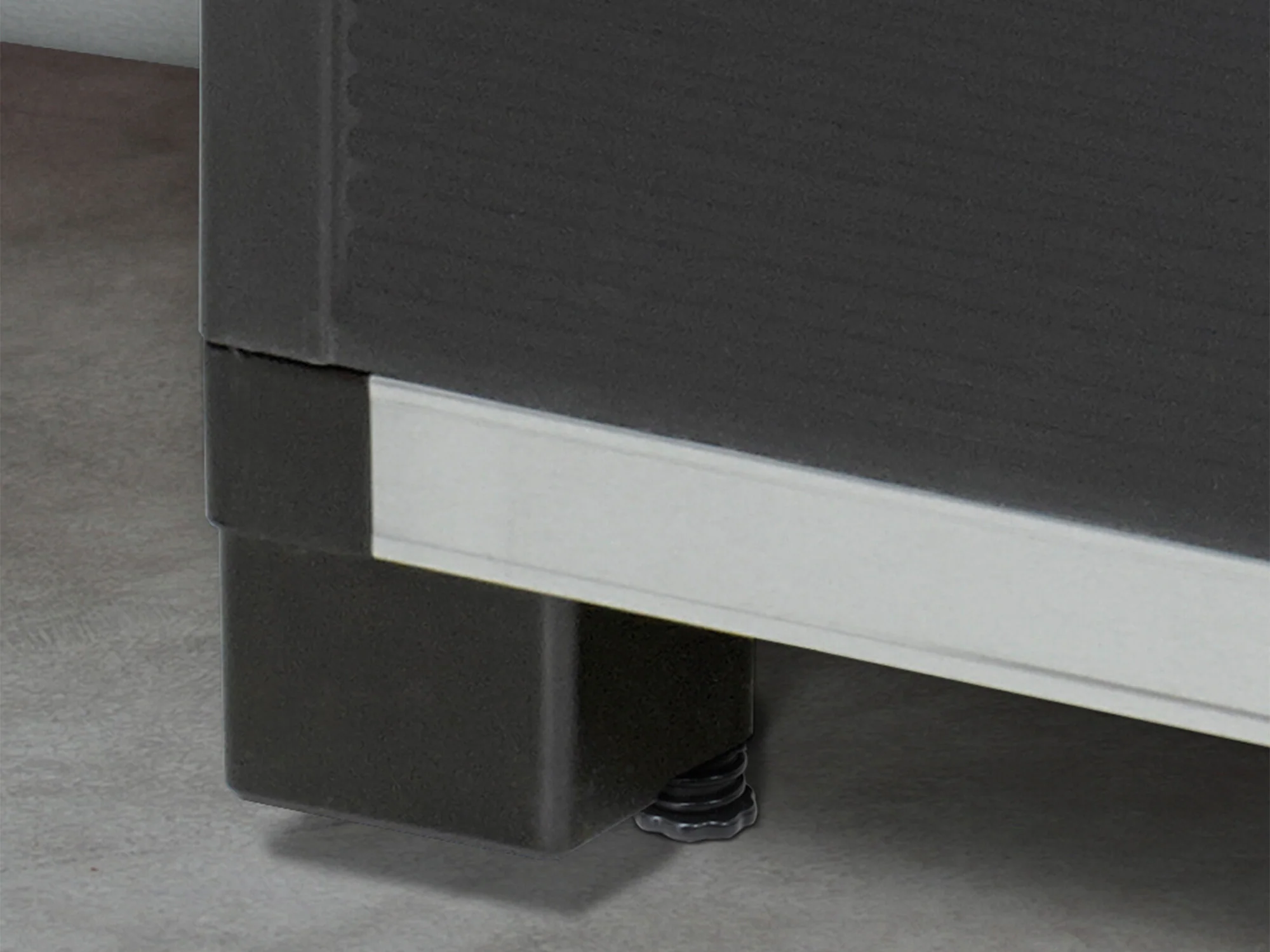 XL Garage - Tall Cabinet - Image 7
